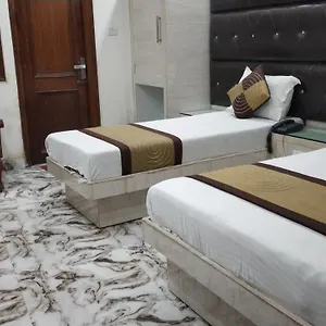 https://adb-rooms-hotel-crystal-deluxe.hotelsdelhi.org